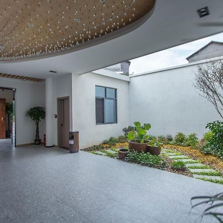 ז'אנגג'יאג'י Heaven'S Gate Home Stay --Free Pick Up Service--Panoramic View Of Tianmen Mountain מראה חיצוני תמונה