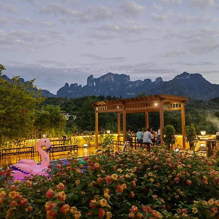 ז'אנגג'יאג'י Heaven'S Gate Home Stay --Free Pick Up Service--Panoramic View Of Tianmen Mountain מראה חיצוני תמונה