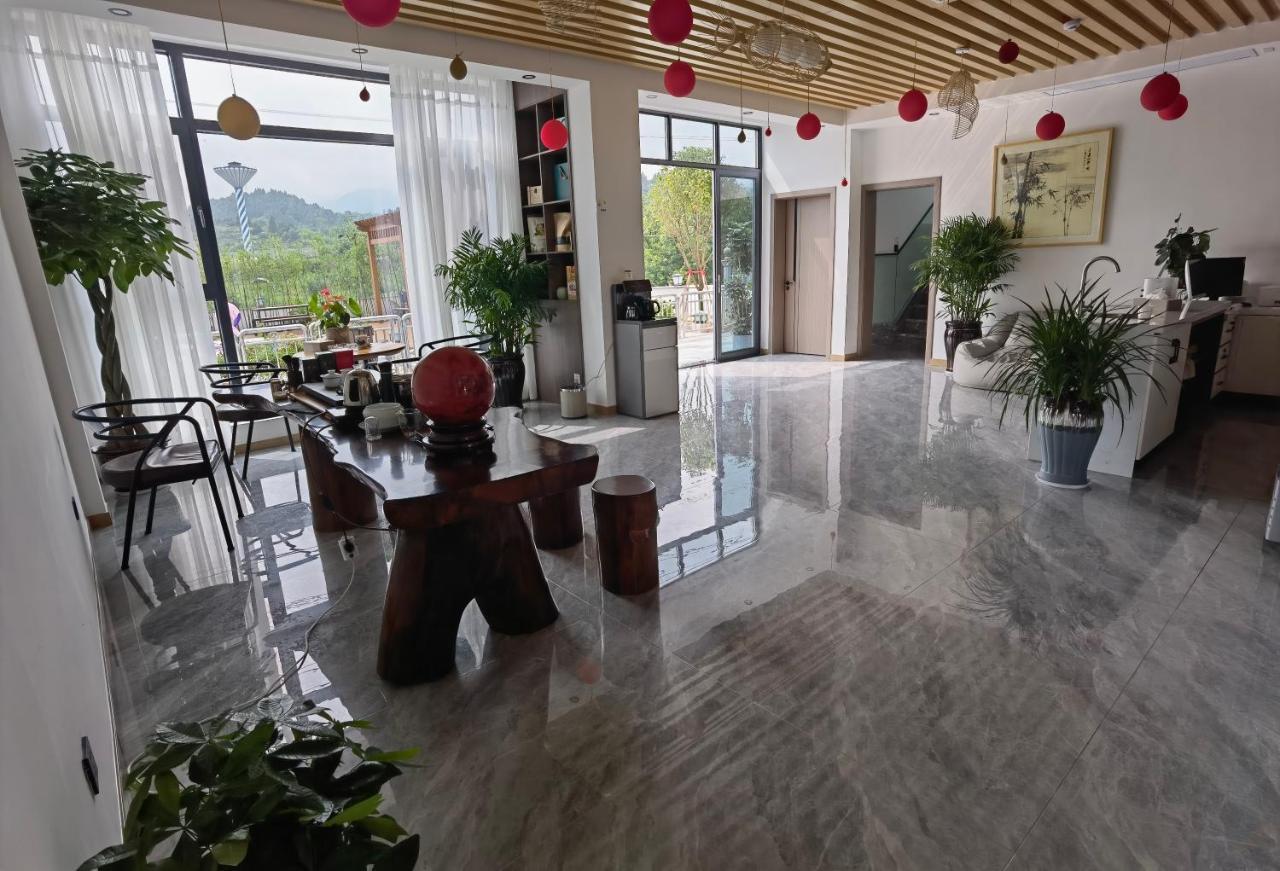 ז'אנגג'יאג'י Heaven'S Gate Home Stay --Free Pick Up Service--Panoramic View Of Tianmen Mountain מראה חיצוני תמונה