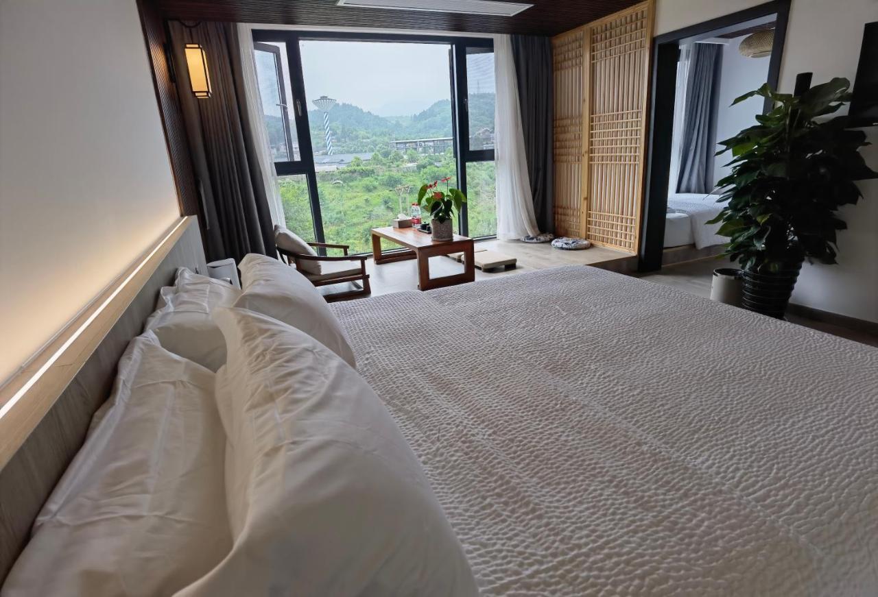 ז'אנגג'יאג'י Heaven'S Gate Home Stay --Free Pick Up Service--Panoramic View Of Tianmen Mountain מראה חיצוני תמונה