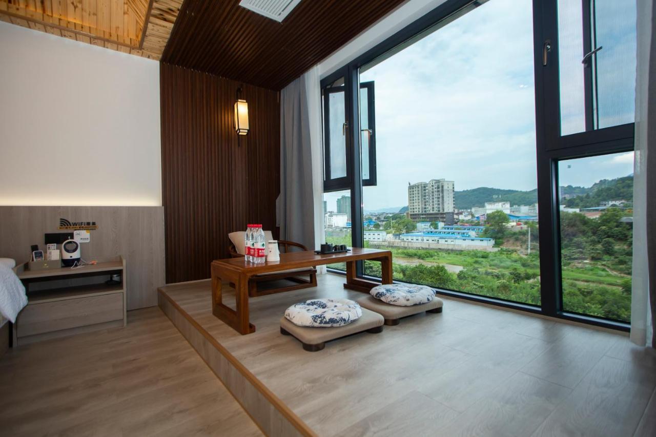ז'אנגג'יאג'י Heaven'S Gate Home Stay --Free Pick Up Service--Panoramic View Of Tianmen Mountain מראה חיצוני תמונה