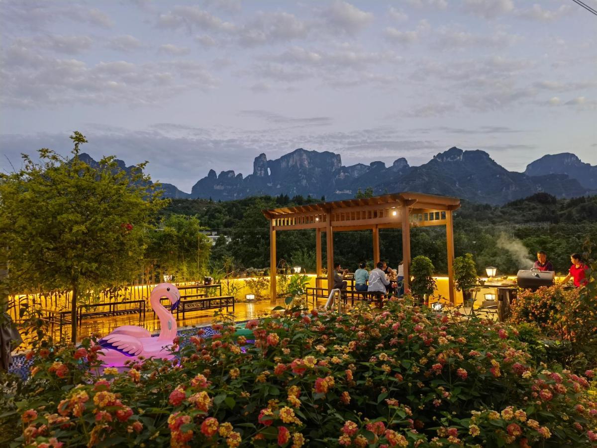 ז'אנגג'יאג'י Heaven'S Gate Home Stay --Free Pick Up Service--Panoramic View Of Tianmen Mountain מראה חיצוני תמונה